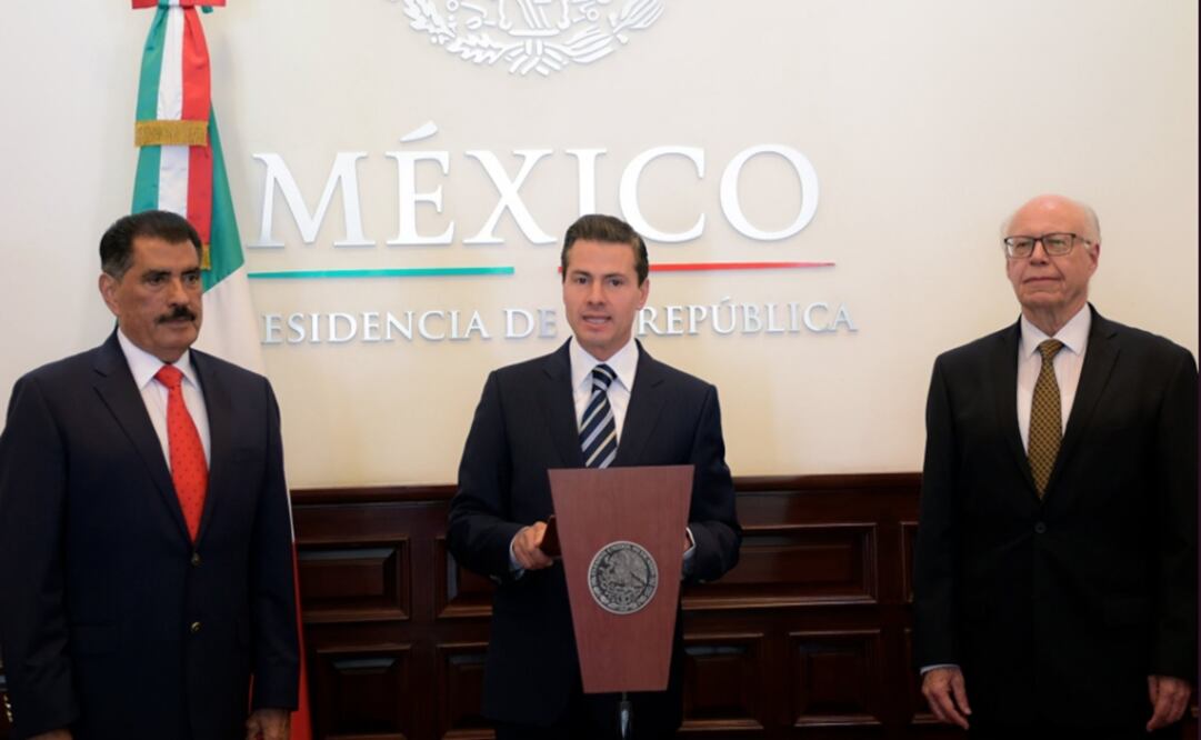 El presidente Enrique Peña Nieto designó y tomó protesta a Florentino Castro López como nuevo Director General del Instituto de Seguridad y Servicios Sociales de los Trabajadores del Estado. Foto: @PresidenciaMX   