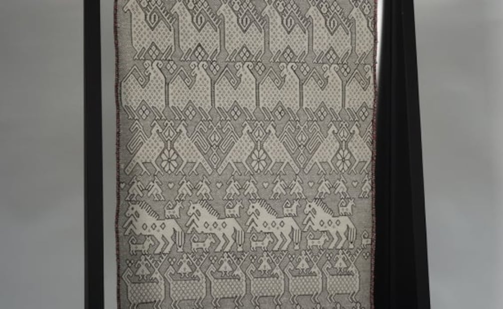 Maestros artesanos exhiben bordados mazahuas en Yucatán