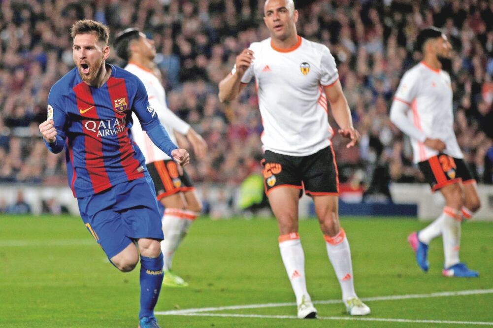 Lionel Messi consiguió dos de los cuatro tantos de los blaugrana (JUAN MEDINA. REUTERS)