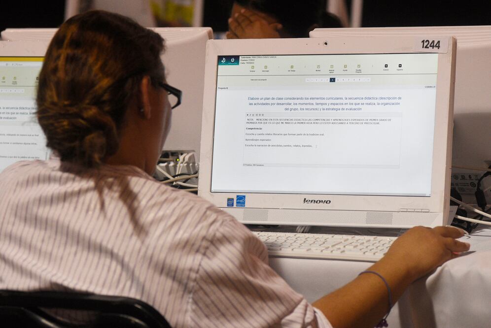En otras entidades, como Michoacán, también se realizó la evaluación docente. (ARMANDO SOLÍS/ EL UNIVERSAL)