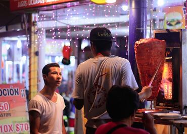 Taquería ofrecía a empleados un falso sacerdote para confesar "pecados laborales" en EU