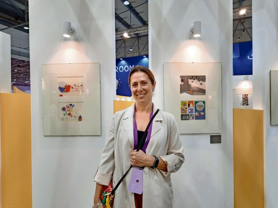 El concurso internacional Sharjah Children’s Book Illustration Exhibition premió a Catalina Vásquez y a Estefanía Santos por sus obras The Memory of the Yarn y Where reality and legend meet, respectivamente. Foto: Festival de Lectura Infantil en Sharjah