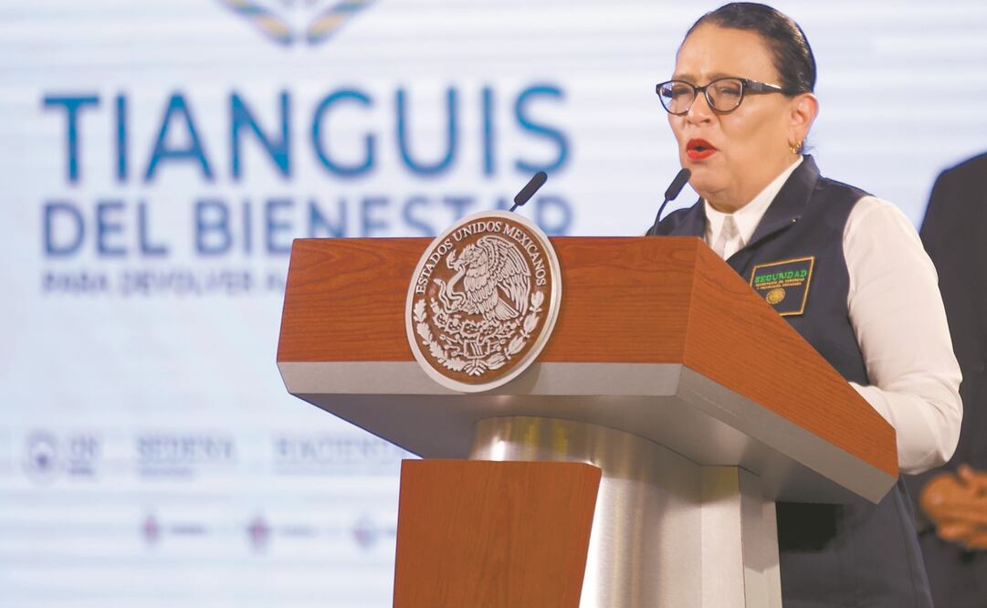 Rosa Icela Rodríguez, titular de Seguridad, presentó ayer el programa Tianguis del Bienestar, que iniciará en estados pobres. Foto: Germán Espinosa. EL UNIVERSAL