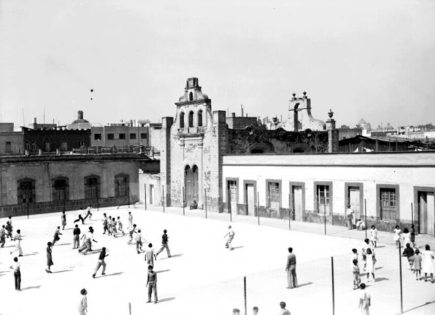 El lado olvidado y devastado de Reforma