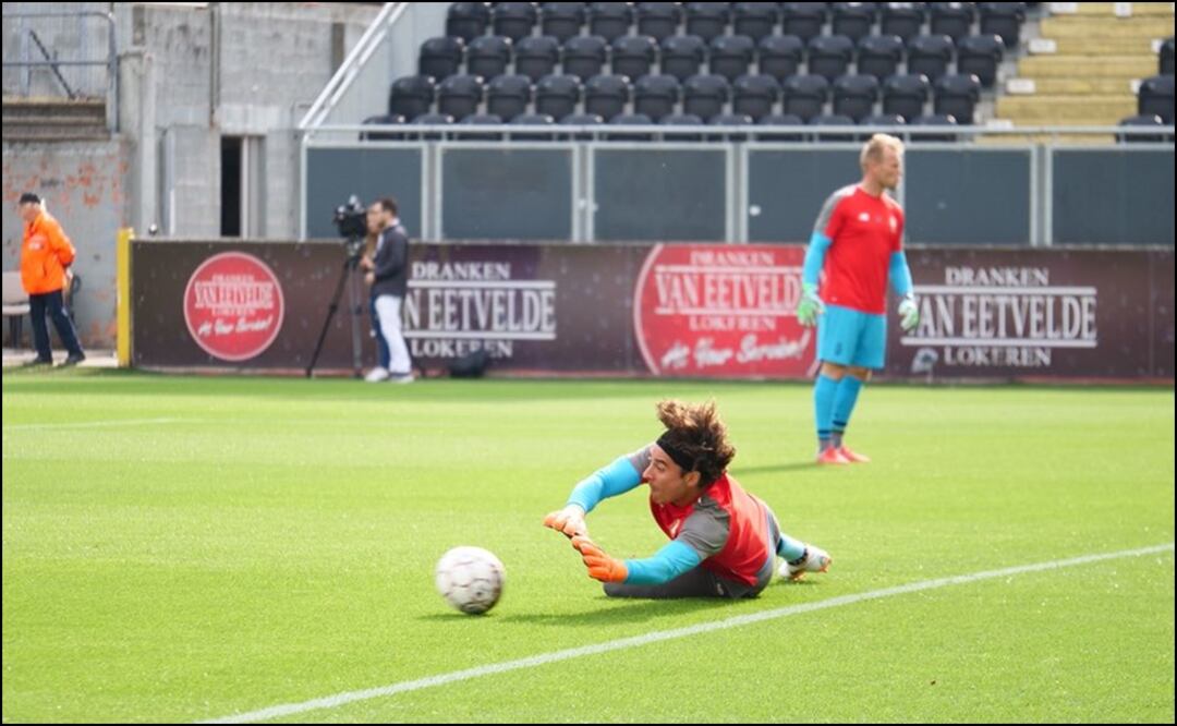 Guillermo Ochoa. Foto: @Standard_RSCL