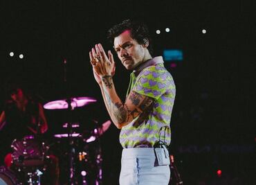 3 veces en las que Harry Styles imitó el estilo de Juan Gabriel