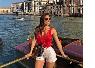 Cynthia Rodríguez luce sensual en mini bikini y enciende las redes