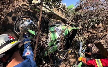 Protección Civil de Morelos ajusta a 10 el número de fallecidos y 31 lesionados por volcadura de camión en Cuernavaca; eran excursionistas 