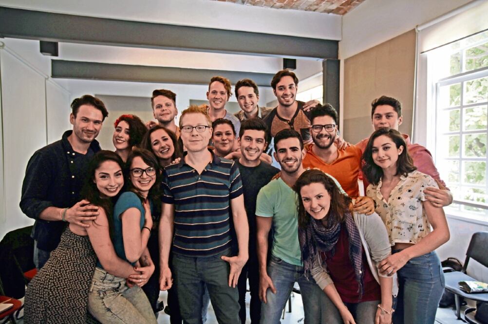 Experiencia. Durante el encuentro, el actor compartió sus experiencias y destacó la capacidad del elenco mexicano (CORTESÍA RENT)