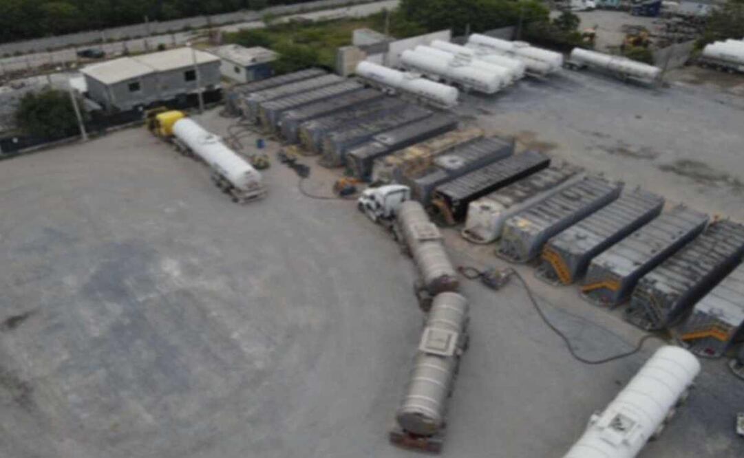 En Reynosa, Tamaulipas, se aseguraron un millón 802 mil 650 litros de hidrocarburo. Foto: Especial