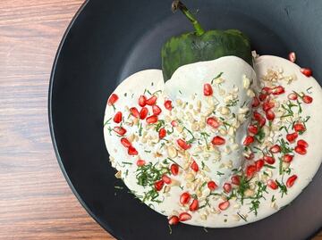 Cinco lugares para armar una nueva ruta del chile en nogada