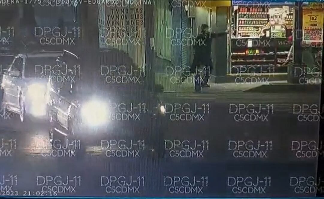 Escena de la balacera afuera de un OXXO en la que murió el asaltante. Foto: Especial