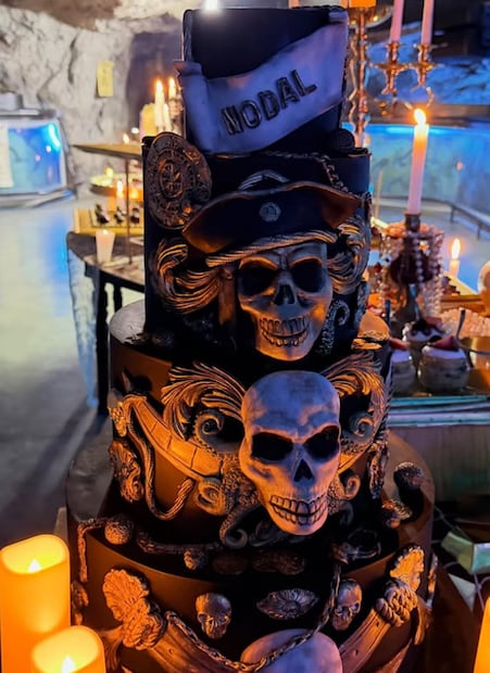 Pastel de cumpleaños 27 de Christian Nodal.
Foto: Instagram