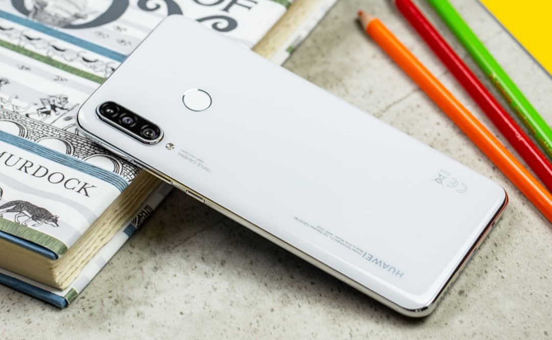 La mayor consecuencia es que no se van a poder descargar nuevas aplicaciones en el teléfono a través de Google Play aunque los servicios que ya se tengan descargados sí se podrán actualizar.