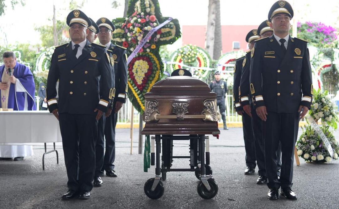 Realizan homenaje a policía tras perder la vida por disparos en la alcaldía Gustavo A Madero (16/01/2025). Foto: Especial