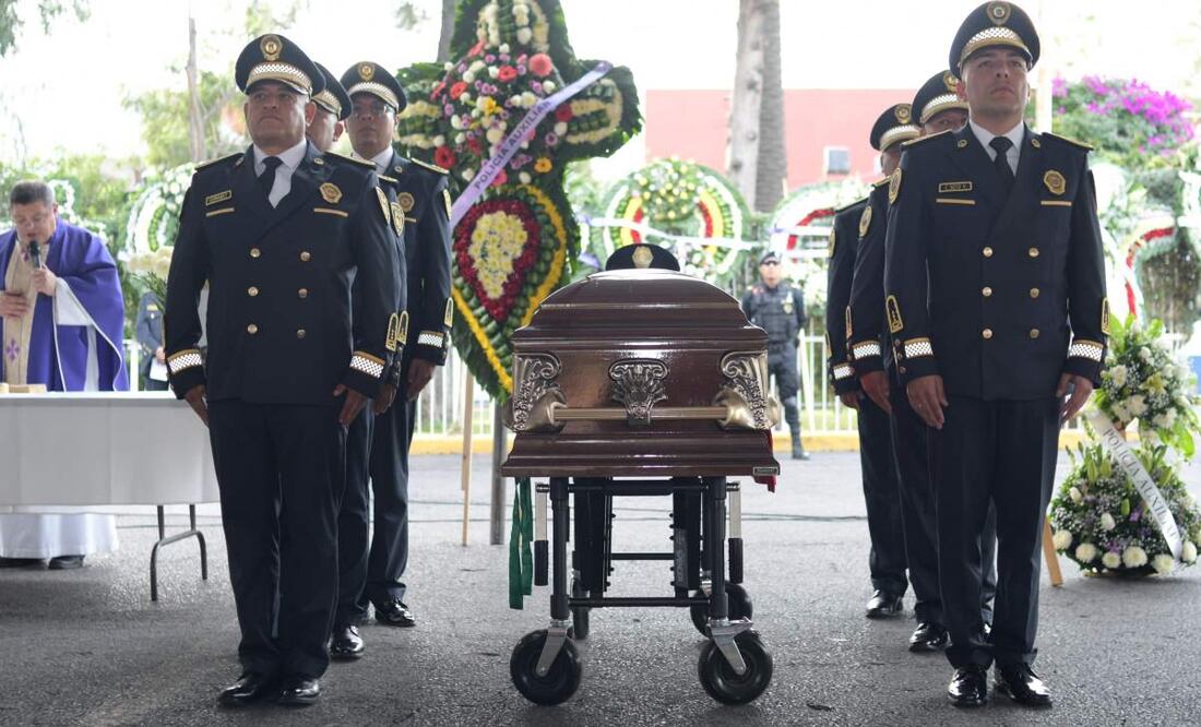 Realizan homenaje a policía tras perder la vida por disparos en la alcaldía Gustavo A Madero (16/01/2025). Foto: Especial