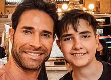 Sebastián Rulli presume a su hijo Santiago: ¡Tienen la misma sonrisa!