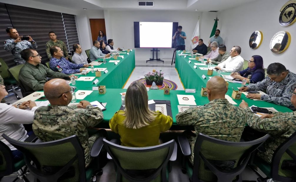 Yeraldine Bonilla encabeza la Mesa de Construcción de Paz en Mazatlán; refuerzan acciones de seguridad.
Foto: Especial.