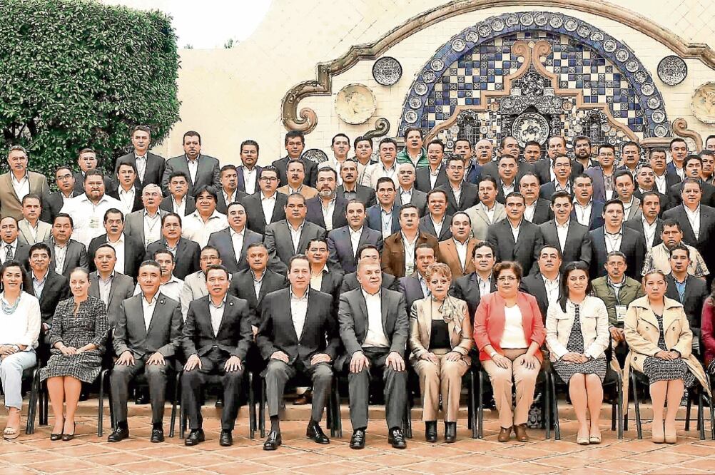 Al inaugurar el Seminario Informativo para Autoridades Electas del Edoméx, el gobernador invitó a los alcaldes a propiciar la atracción de inversiones, a través de propuestas innovadoras (ESPECIAL)