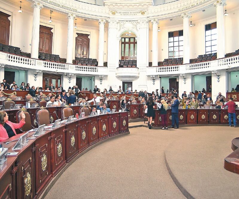 La Jucopo estima que para sacar el trabajo acumulado el pleno tendría que aprobar 10 dictámenes por sesión hasta el final de la Legislatura. ARCHIVO EL UNIVERSAL