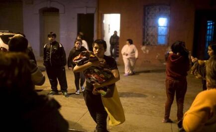 Powerful quake hits off coast of Chile, evacuations ordered