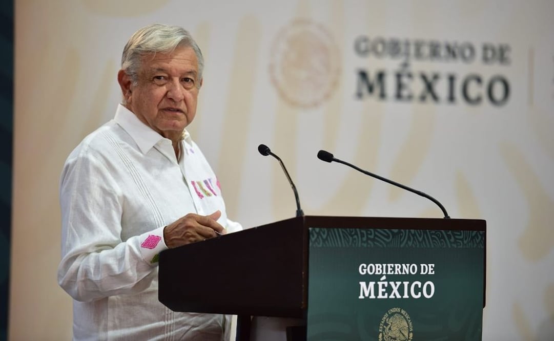 López Obrador encabeza una supervisión de las gradas del Bienestar en Colima. Foto: Presidencia
