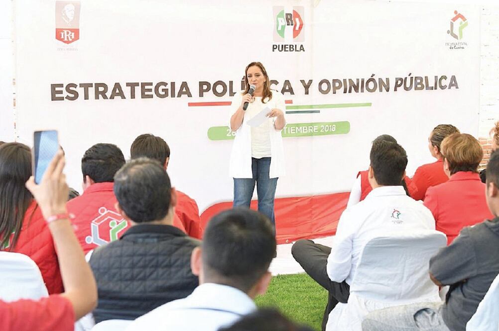 Reconocen a dirigente. Con la militancia poblana, Ruiz Massieu comentó que el reto del PRI es ponerse al día y ser un partido de este siglo. Foto: TOMADA DE TWITTER