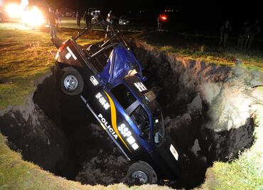 Cae camioneta de SSP a barranco; hay 9 granaderos heridos