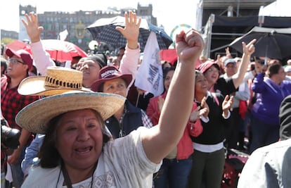 Celebran con cantos en el Zócalo toma de posesión de AMLO