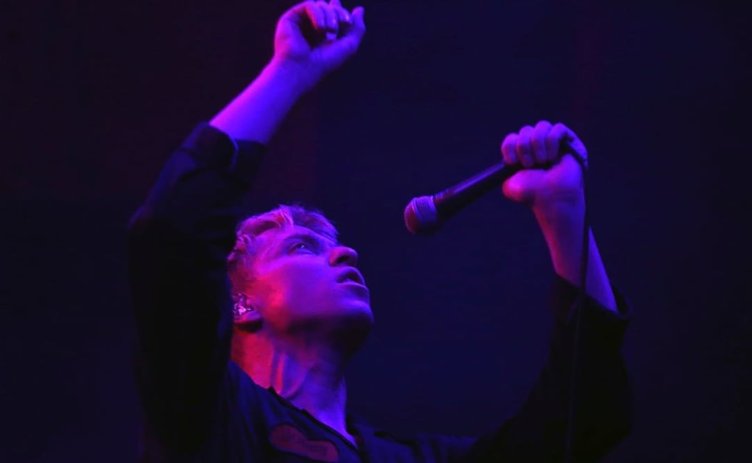 Jonathan Pierce, lider de la banda The Drums. Foto:AP/Marco Ugarte