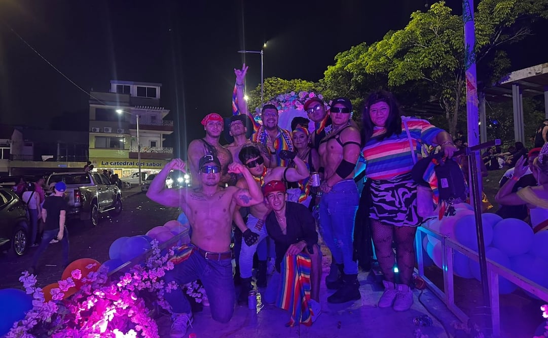 Colectivos LGBT en Tabasco realizaron este sábado la 16.ª marcha del orgullo gay y contra la discriminación. | Foto: Especial.