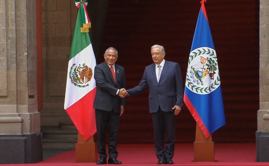 AMLO y Juan Antonio Briceño en Palacio Nacional. Foto: Especial