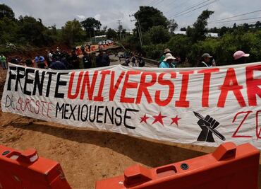 Estudiantes de Tenancingo exigen que carretera federal 55 sea declarada zona de desastre tras hundimiento