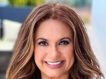 El minivestido floreado con el que Penélope Menchaca reventó la tendencia del verano