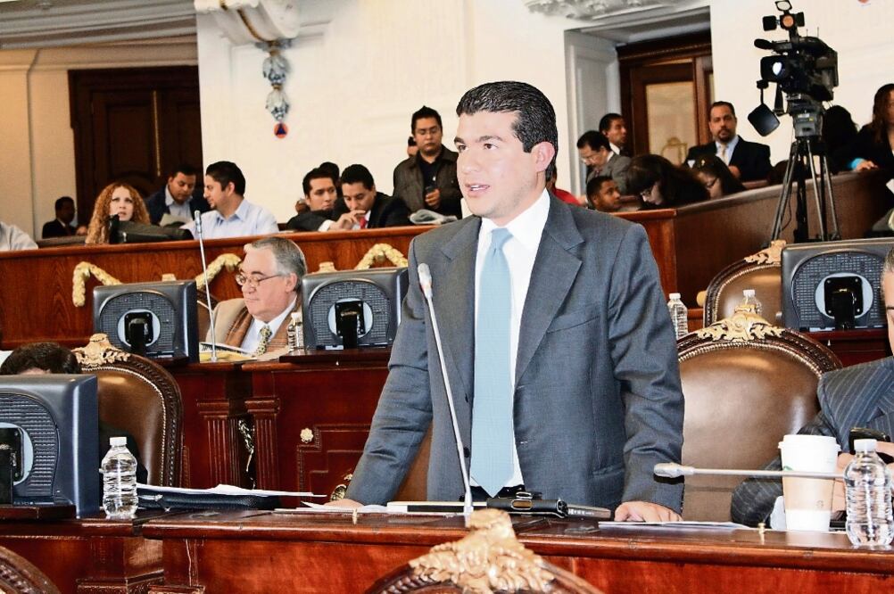 El líder del blanquiazul capitalino aseguró que buscarán a los jóvenes indígena s para cumplir con los requisitos impuestos por el Tribunal (ARCHIVO EL UNIVERSAL)