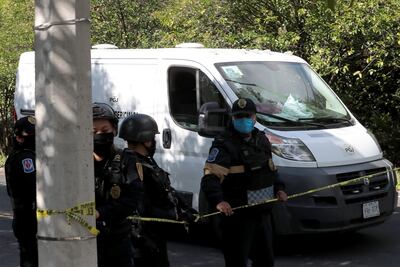 Forense entrega cuerpo del jefe de escoltas de García Harfuch