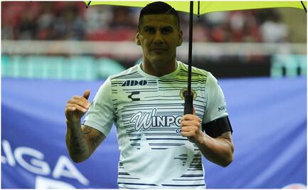 Carlos Salcido cumple 40 años; todo comenzó en una "cascarita"