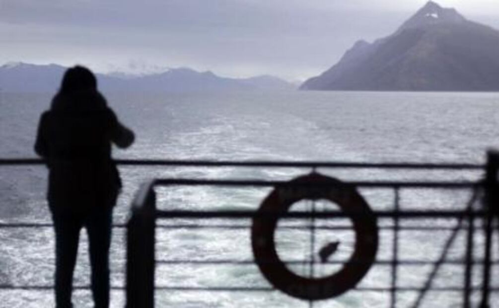 La familia que vive junto a las aguas más salvajes del planeta