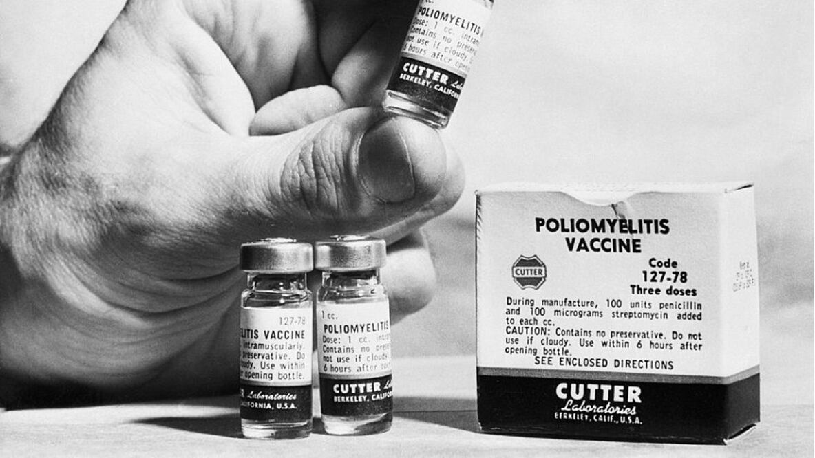 Algunos lotes de la vacuna contra la polio de Laboratorios Cutter habían salido defectuosos. Foto: Getty Images vía BBC