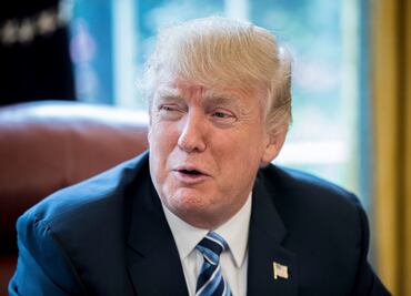 Trump dice no tener cintas de sus conversaciones con ex director del FBI