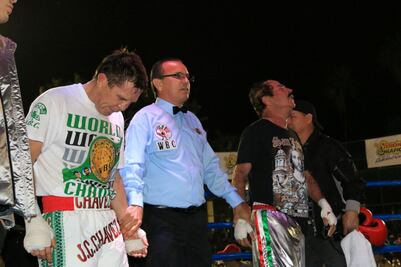 Alcalde electo pelea tres rounds con JC Chávez