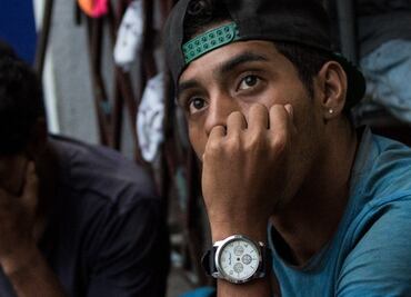 "No estoy saliendo de casa por miedo de que me arresten": miles colombo-venezolanos "atrapados" por cédula de identificación en Colombia