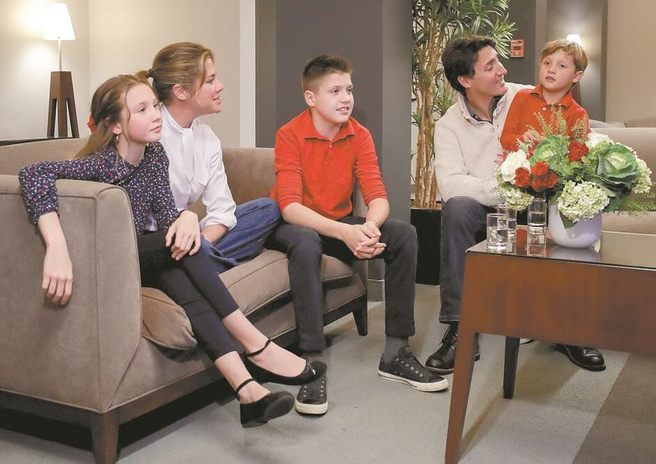 El premier canadiense, Justin Trudeau, junto con su esposa Sophie Gregoire e hijos Xavier, Hadrien y Ella-Grace en Montreal, Canadá. STEPHANE MAHE. REUTERS