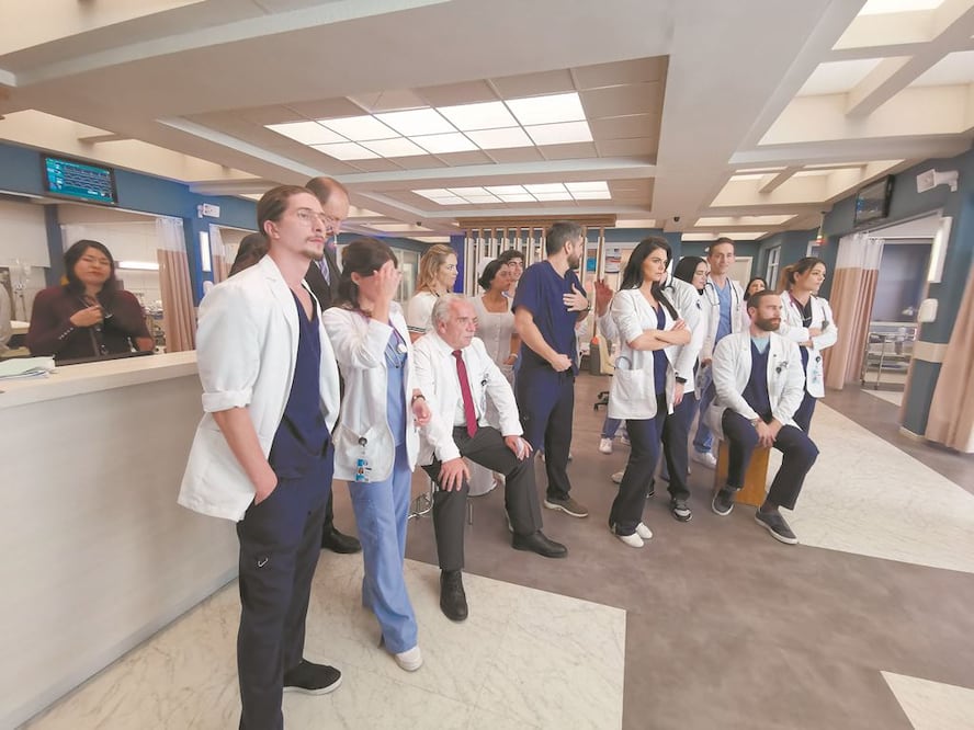 Los actores aprenden también a tomar correctamente el instrumental. FOTOS: JANET MÉRIDA. EL UNIVERSAL