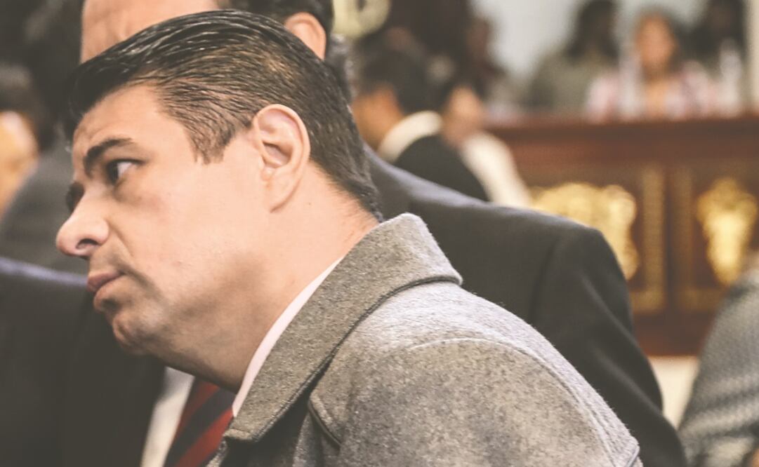 Llamado. Israel Betanzos (PRI) pide a sus compañeros diputados que acudan a trabajar y saquen los pendientes. Foto: ARCHIVO EL UNIVERSAL