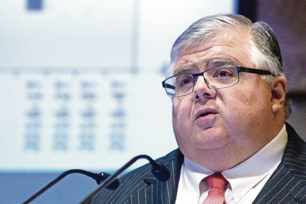 Carstens: dos despedidas a la vez