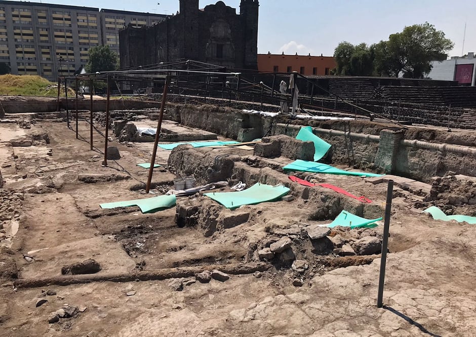 Zona arqueológica en Tlatelolco, tras caída de tecumbre. Foto: EFE 