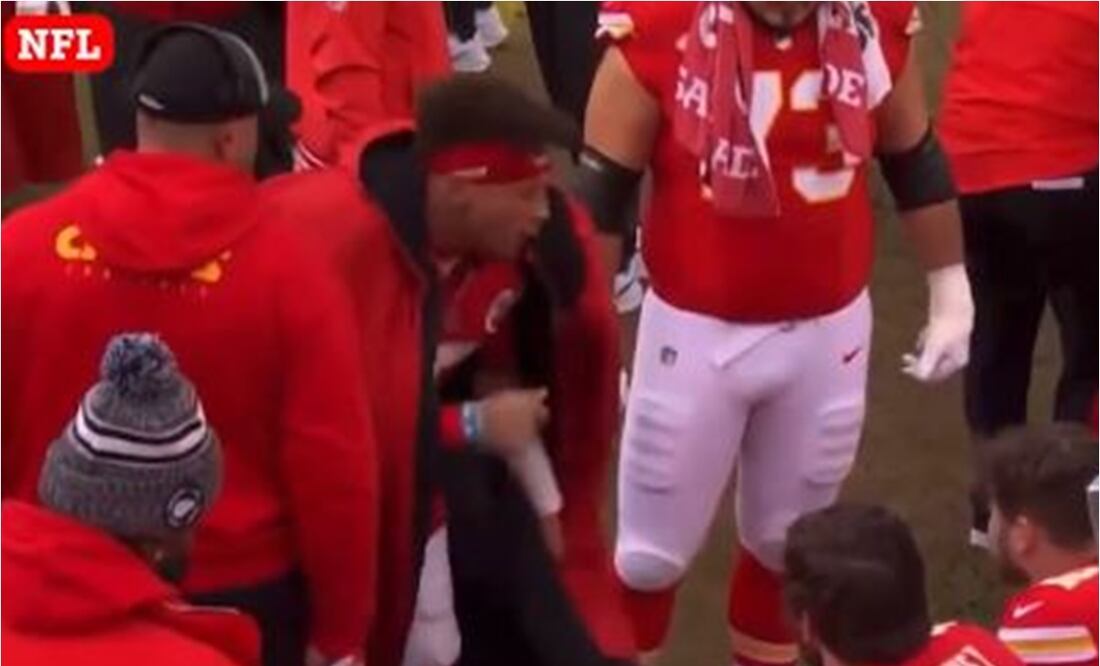 Patrick Mahomes explotó contra su línea defensiva. FOTO: ESPECIAL
