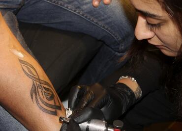 Tatuaje, el arte prohibido que busca ser regulado en Egipto