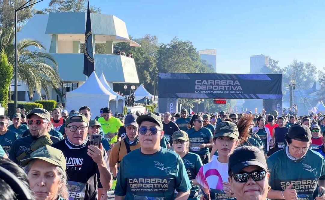 Ciudadanos y Fuerzas Armadas participan en la 13 carrera deportiva “La Gran Fuerza de México” este domingo 19 de octubre de 2025. Foto: Especial